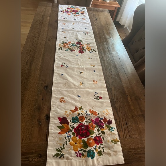 Vintage flower print table runner - Picture 3 of 3